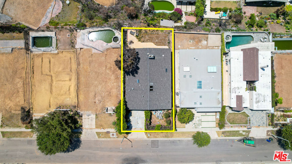 main property photo 11
