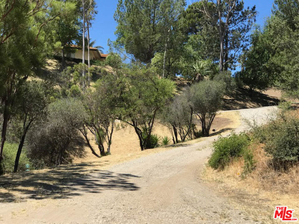 main property photo 14