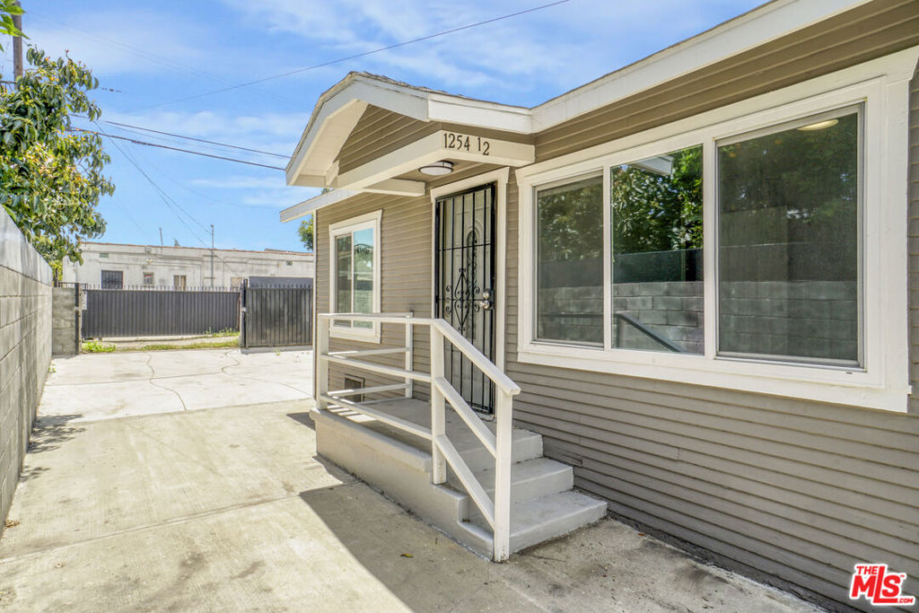 main property photo 19