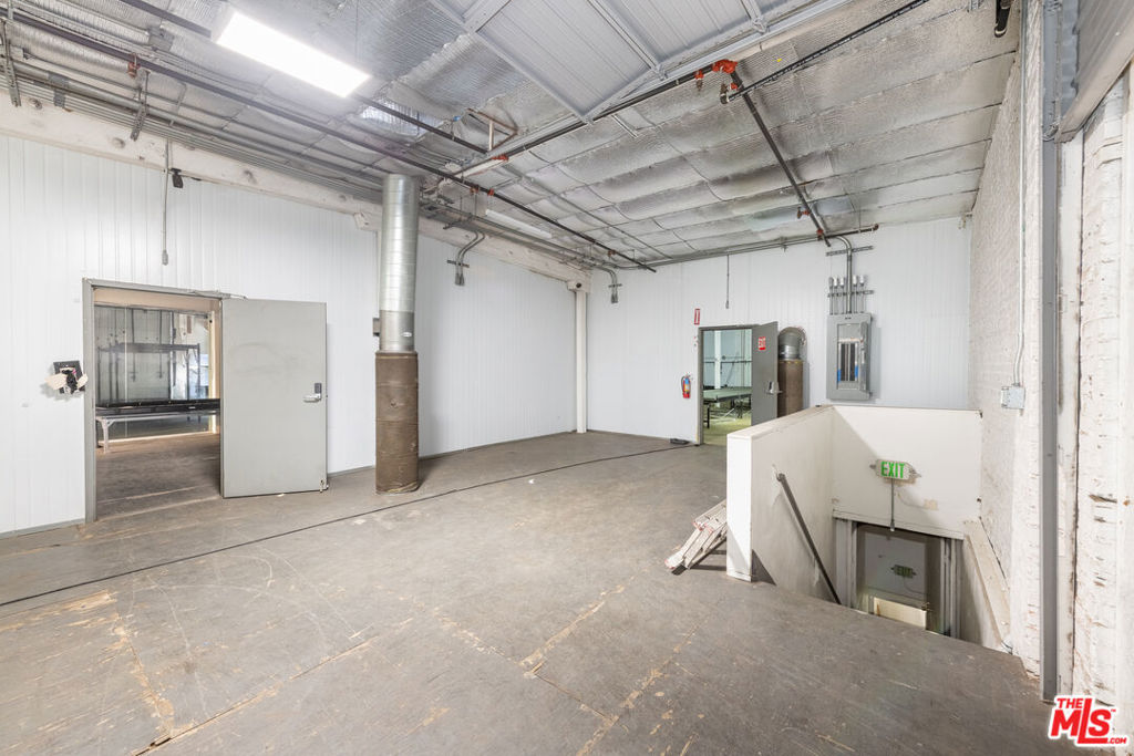 main property photo 51