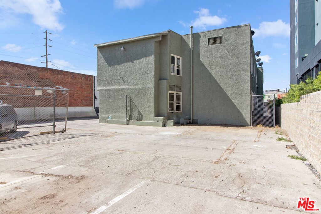 main property photo 27