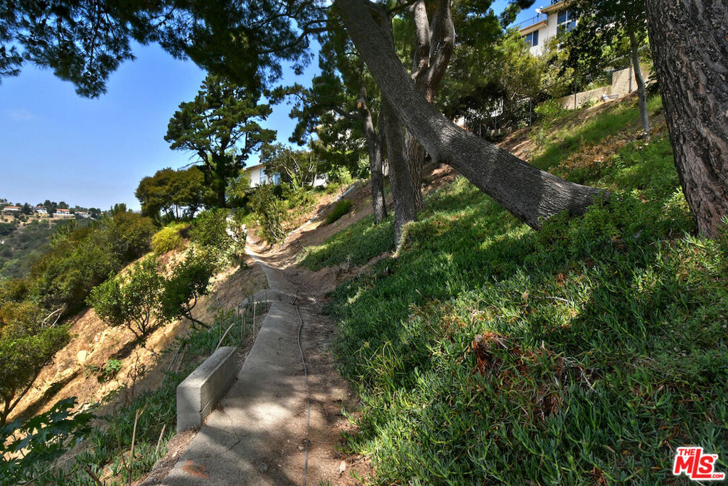 main property photo 47