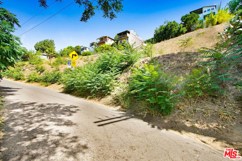 main property photo 18