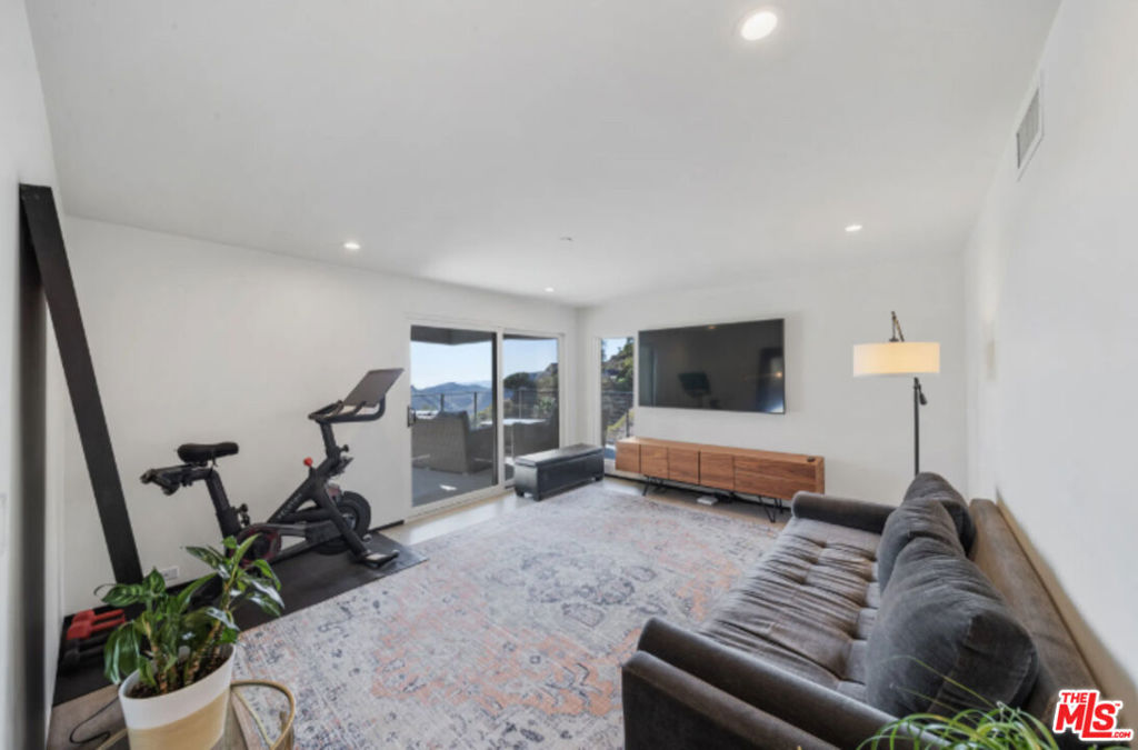 main property photo 60