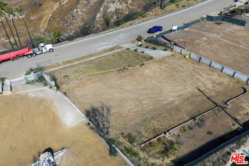 main property photo 18