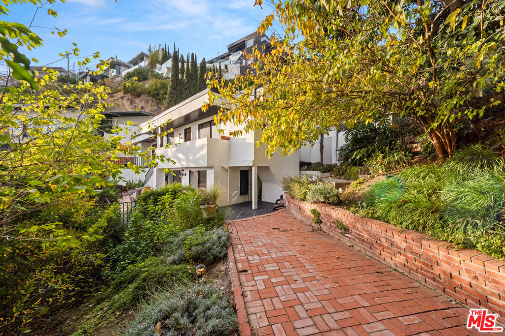 main property photo 3