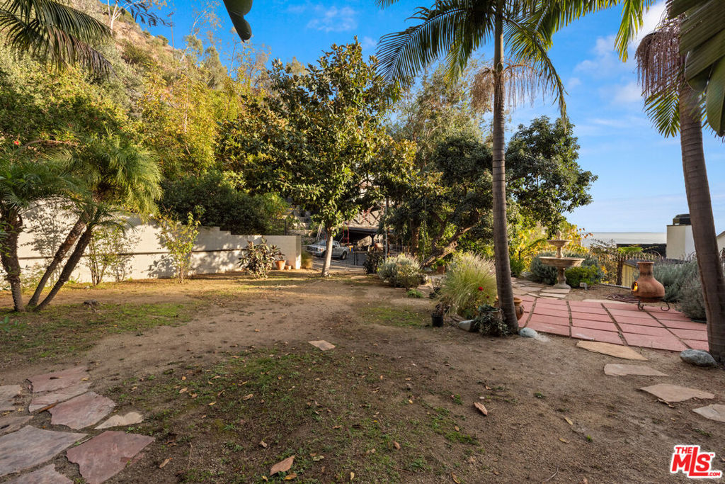main property photo 30
