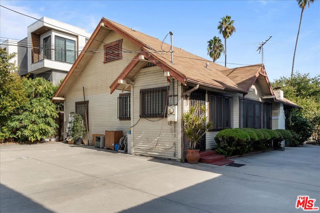 main property photo 5