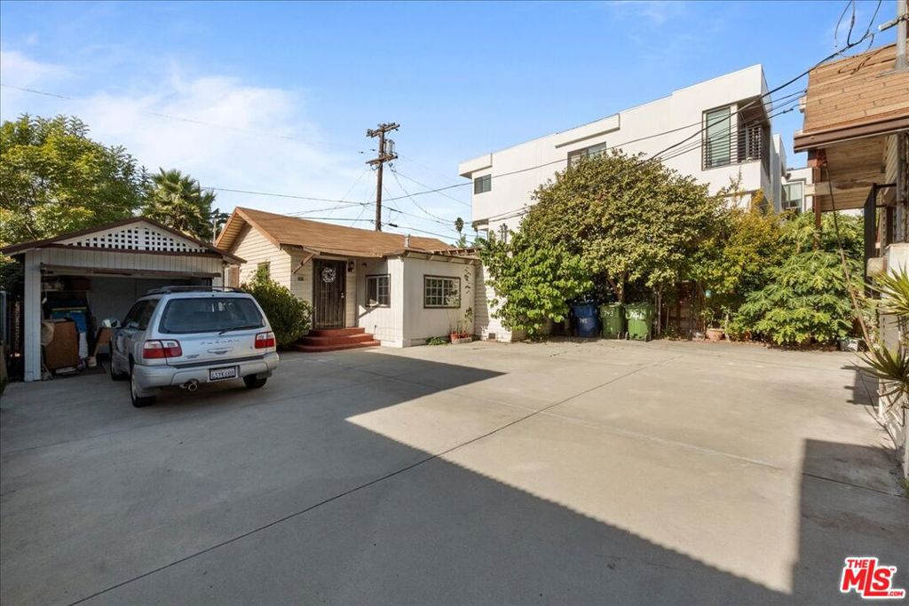 main property photo 9