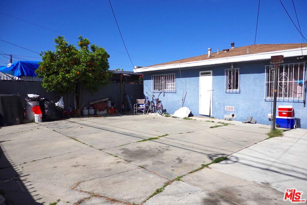 main property photo 11