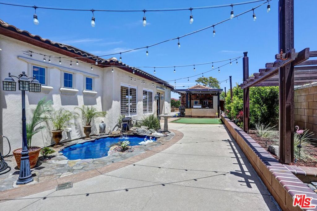 main property photo 59
