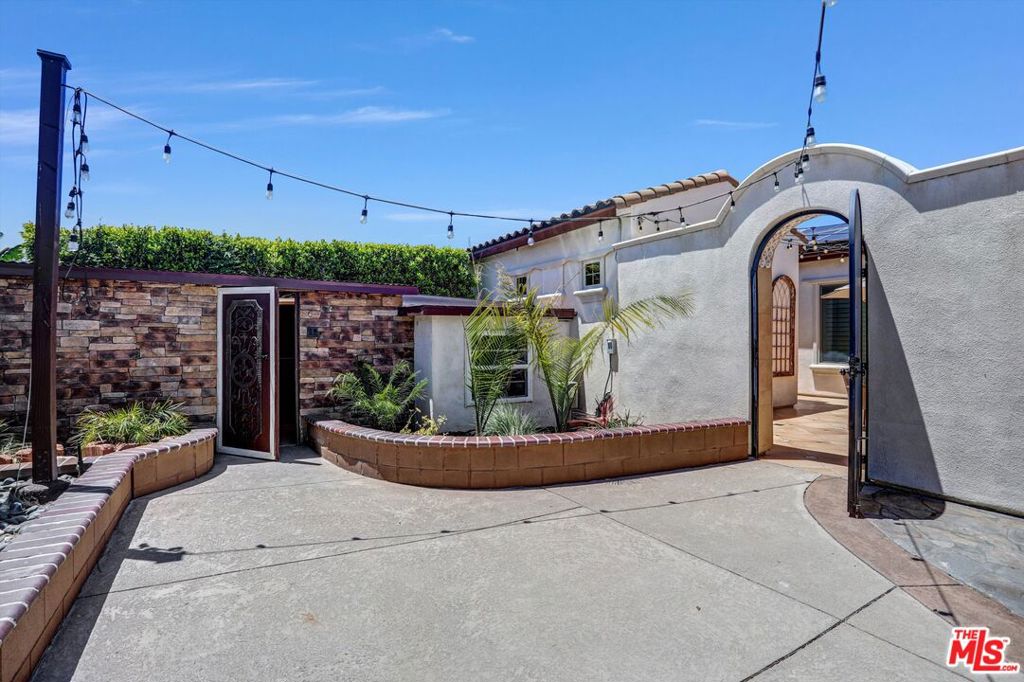 main property photo 60