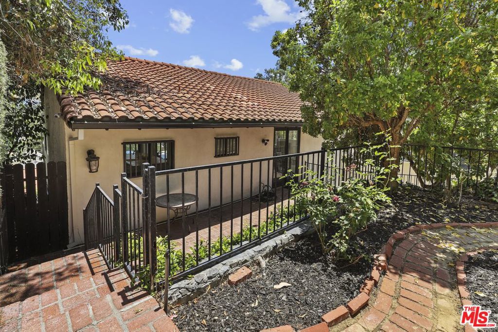 main property photo 29