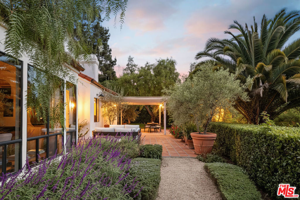 main property photo 26