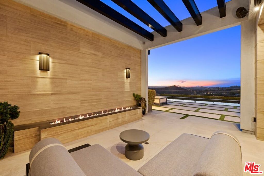main property photo 50
