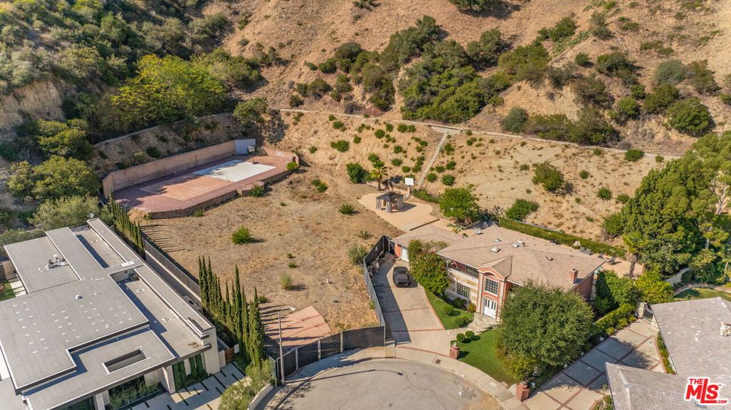 main property photo 3