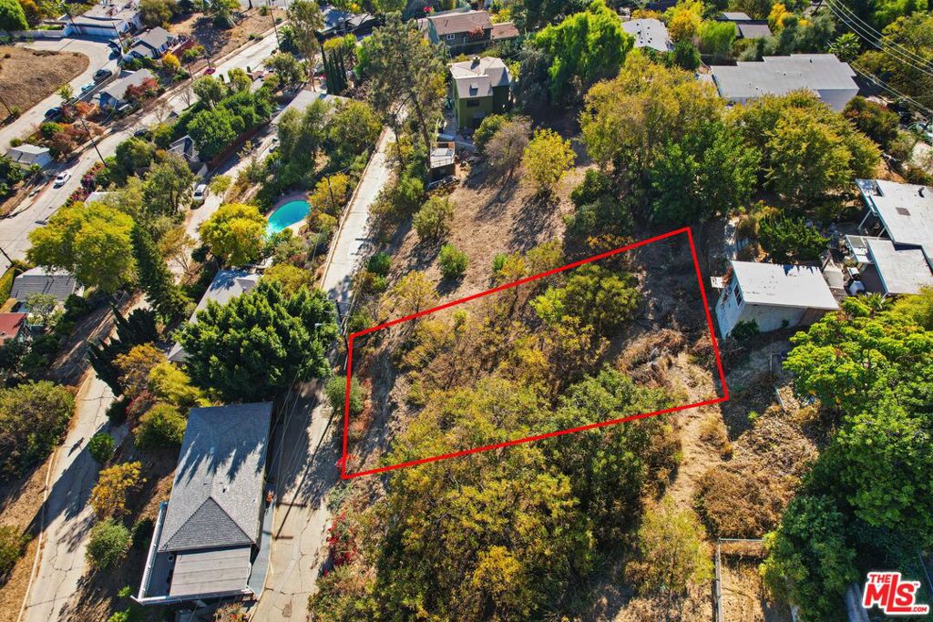 main property photo 10