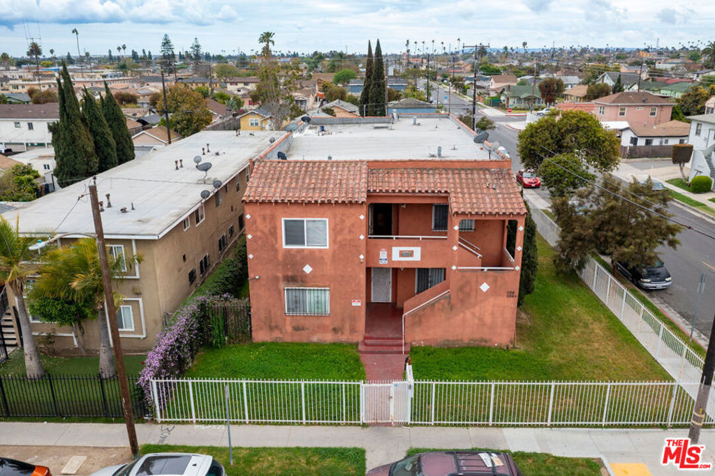main property photo 10