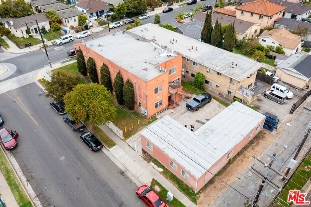 main property photo 17