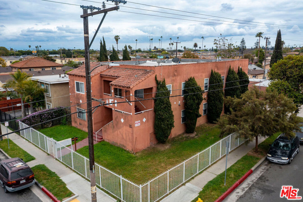 main property photo 9