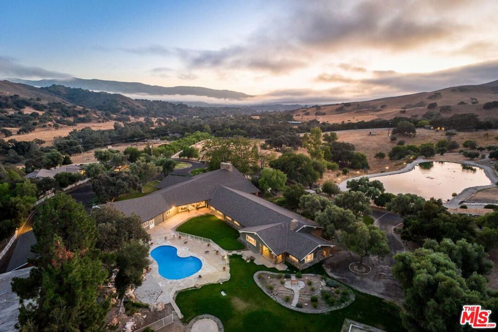 main property photo 4