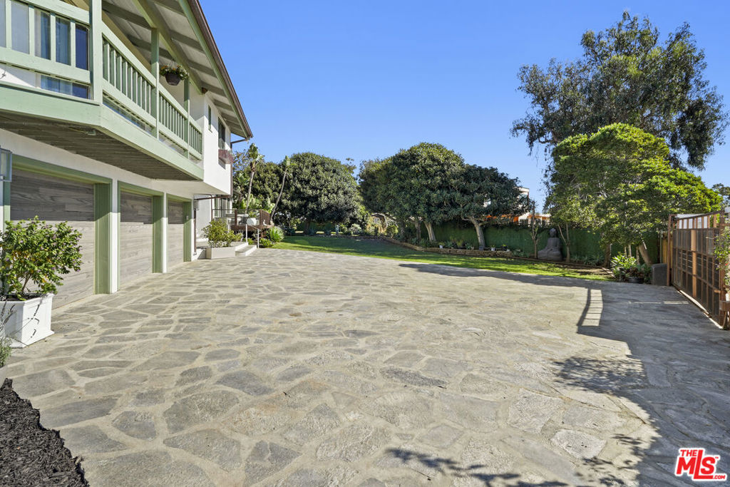 main property photo 67