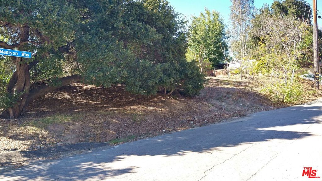 main property photo 8