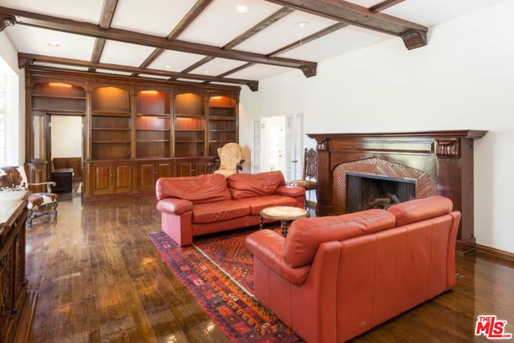 main property photo 8