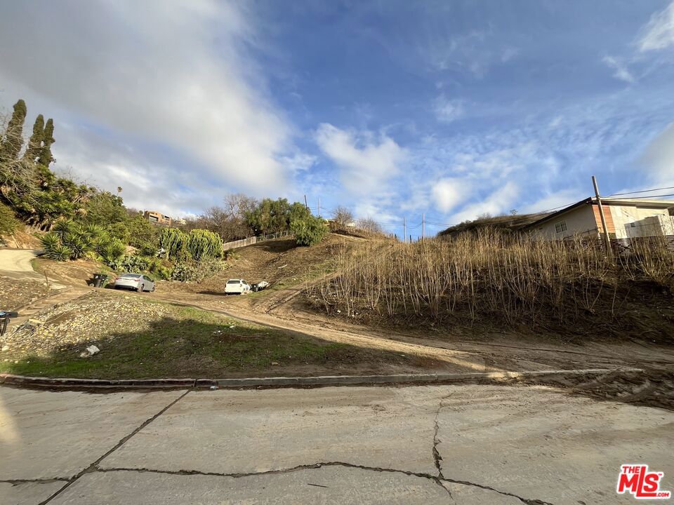 main property photo 26