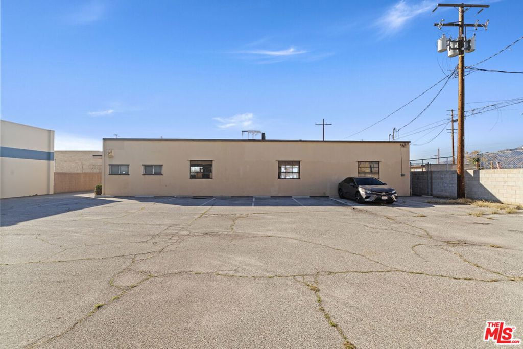 main property photo 20