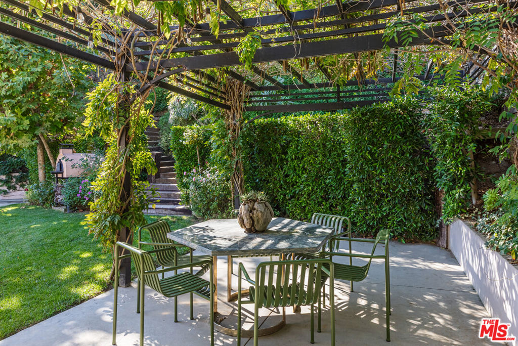 main property photo 22