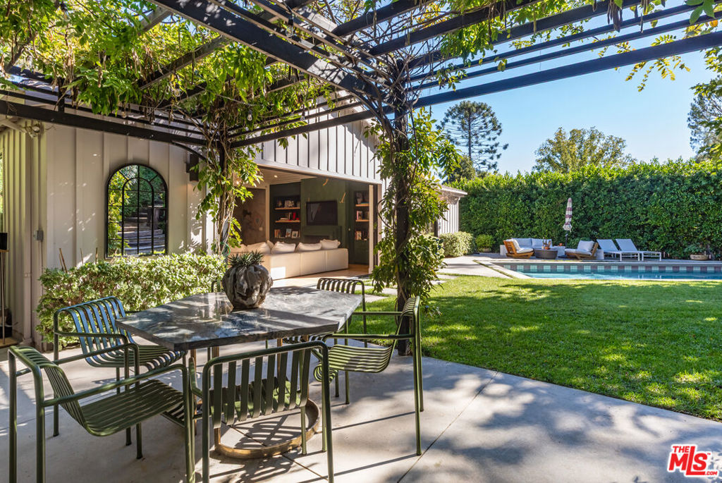 main property photo 23