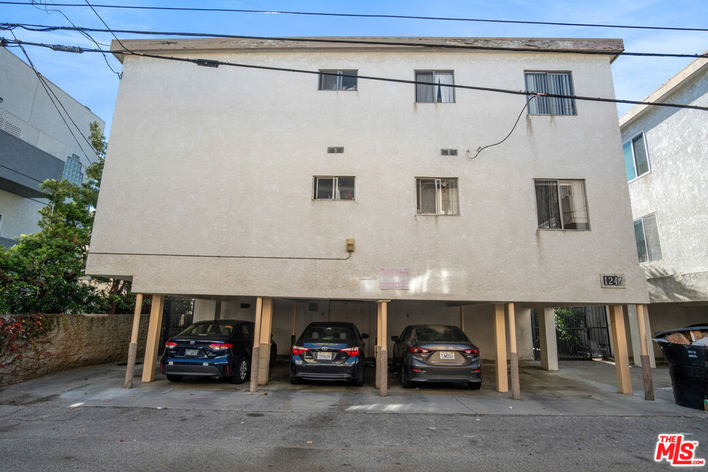 main property photo 13