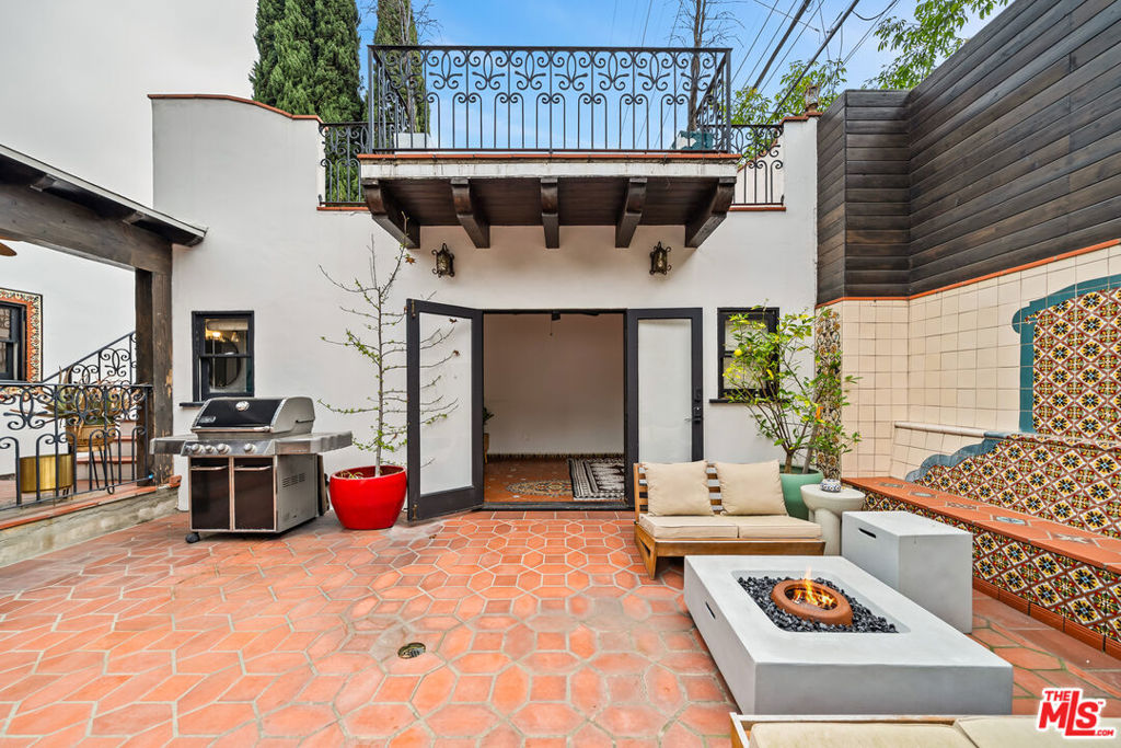 main property photo 23