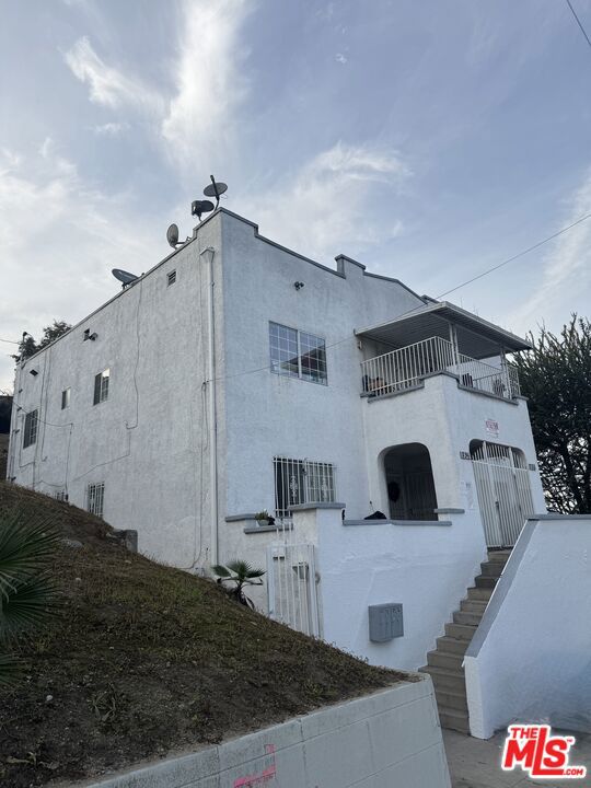 main property photo 13