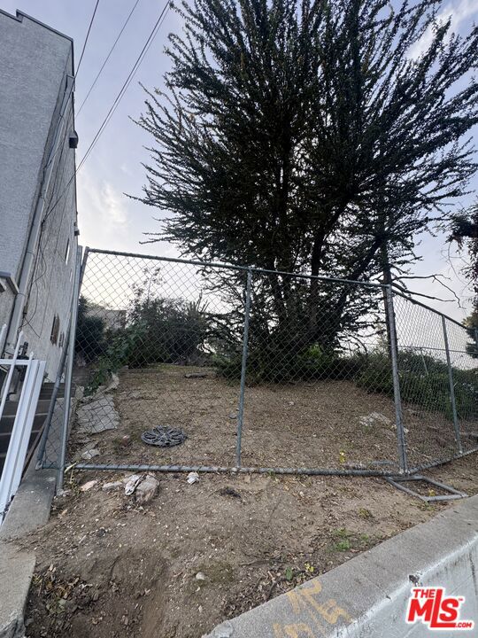 main property photo 15