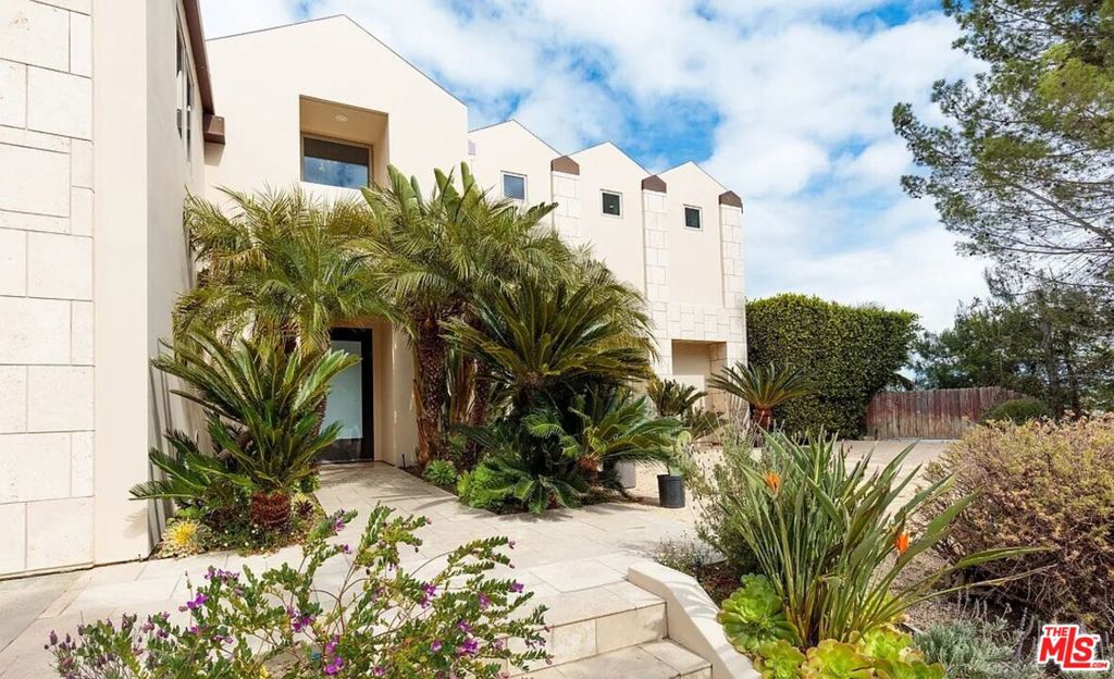 main property photo 31