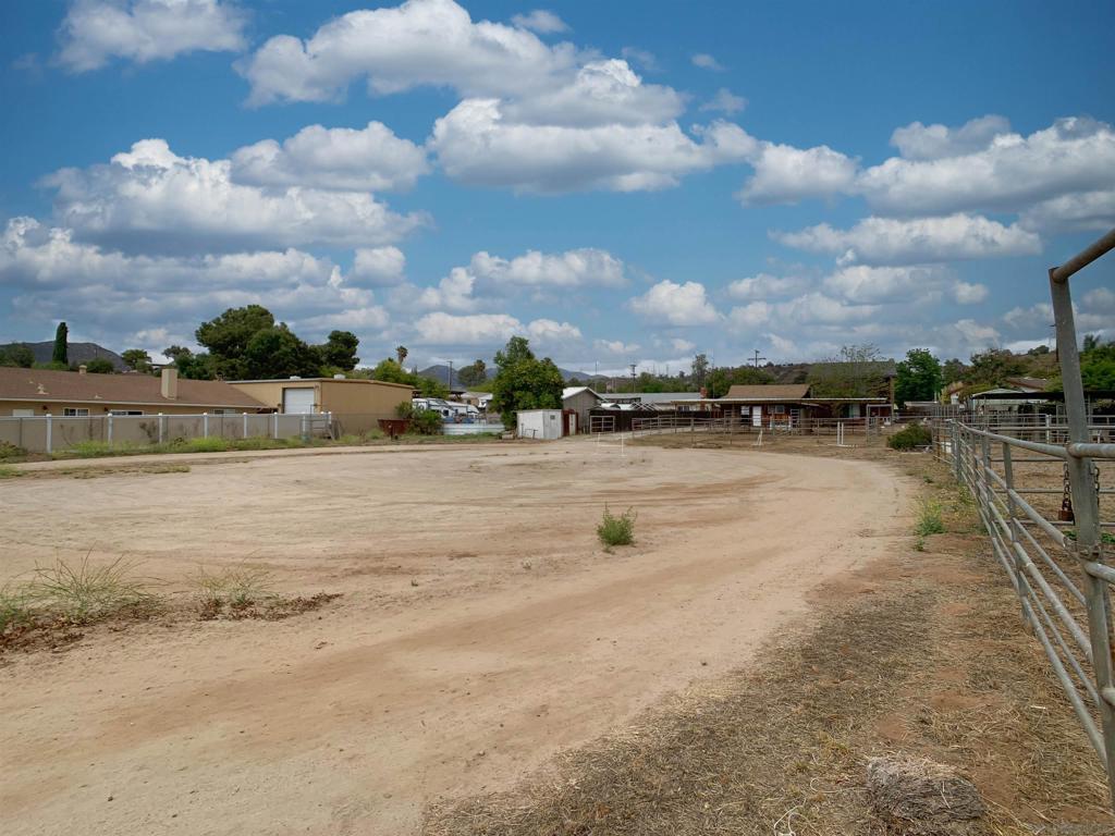 main property photo 33
