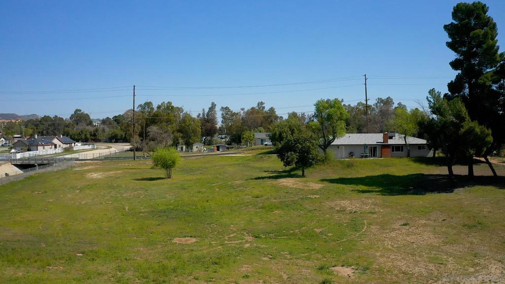 main property photo 41