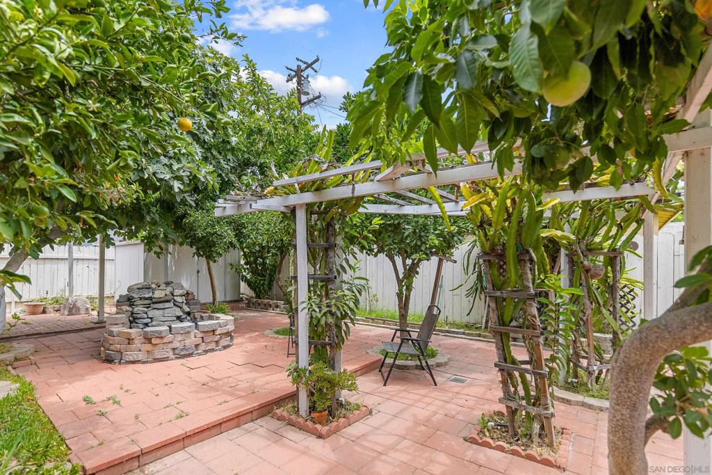 main property photo 13