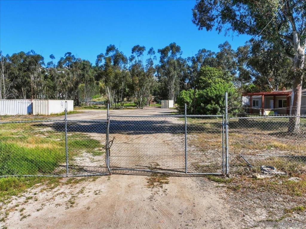 main property photo 35