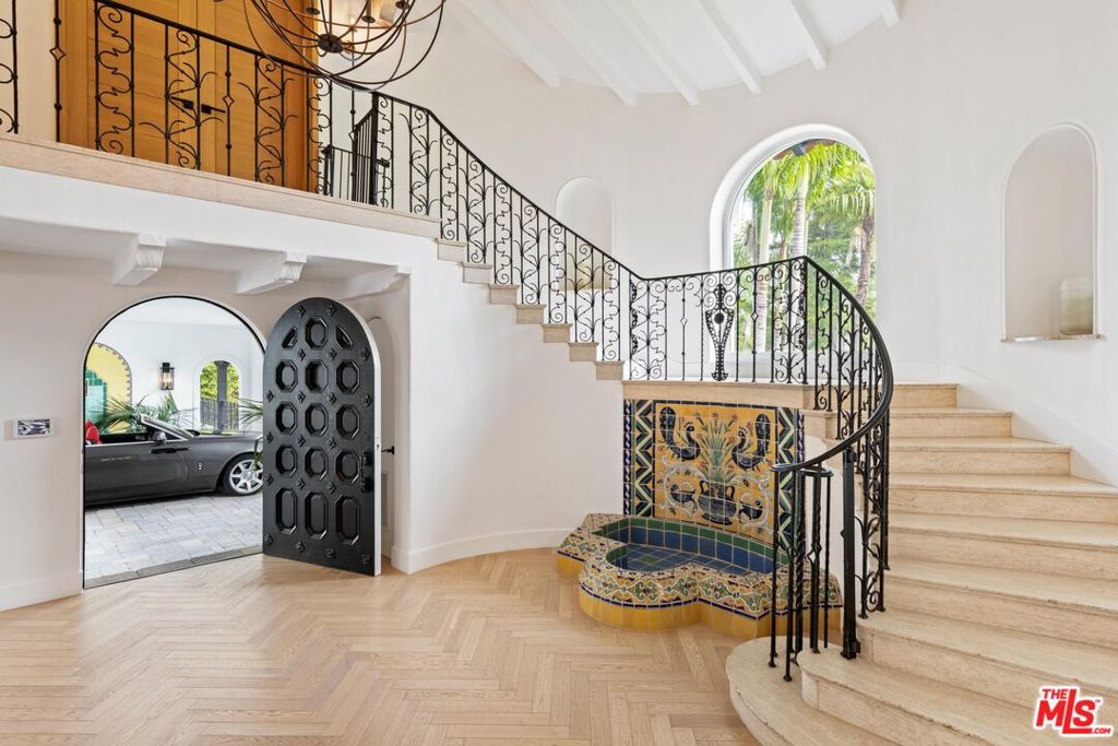 main property photo 16