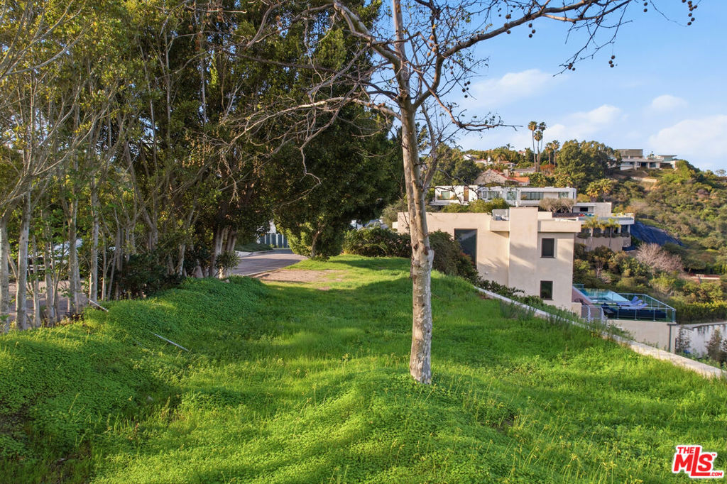 main property photo 4