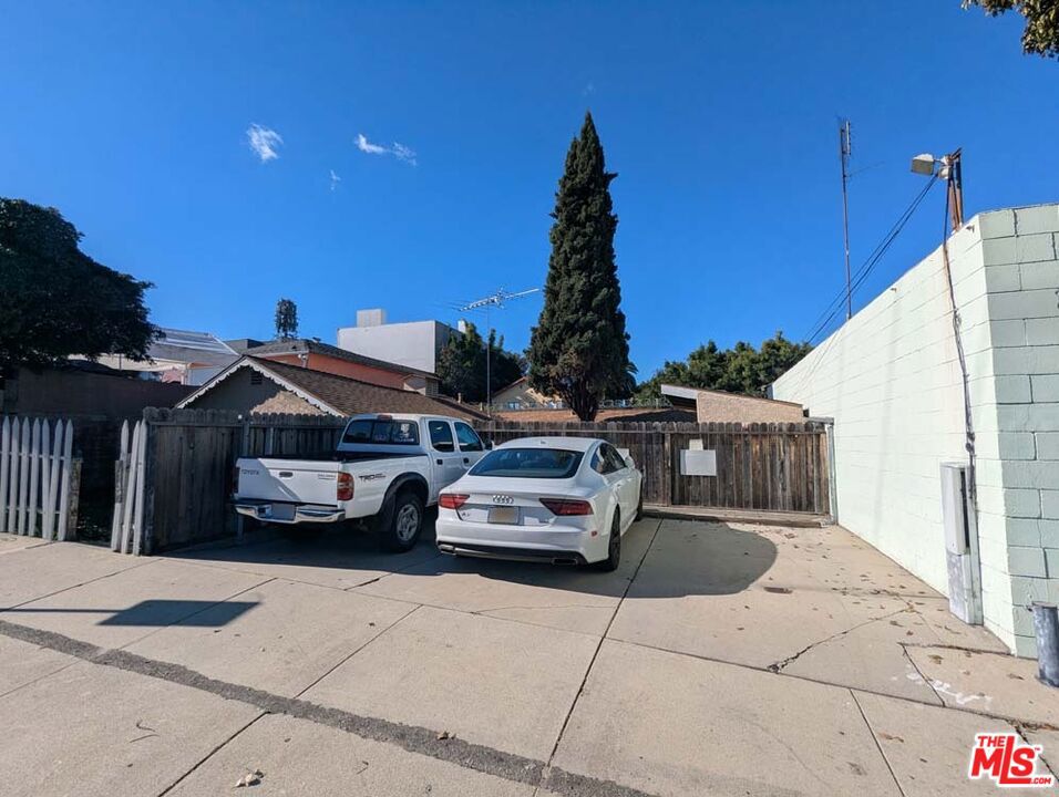 main property photo 49