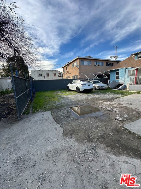 main property photo 23