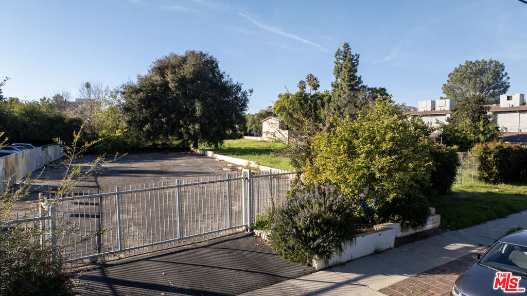 main property photo 15