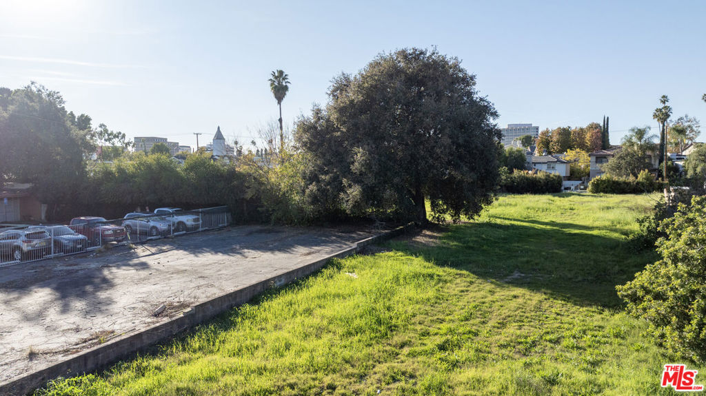 main property photo 18