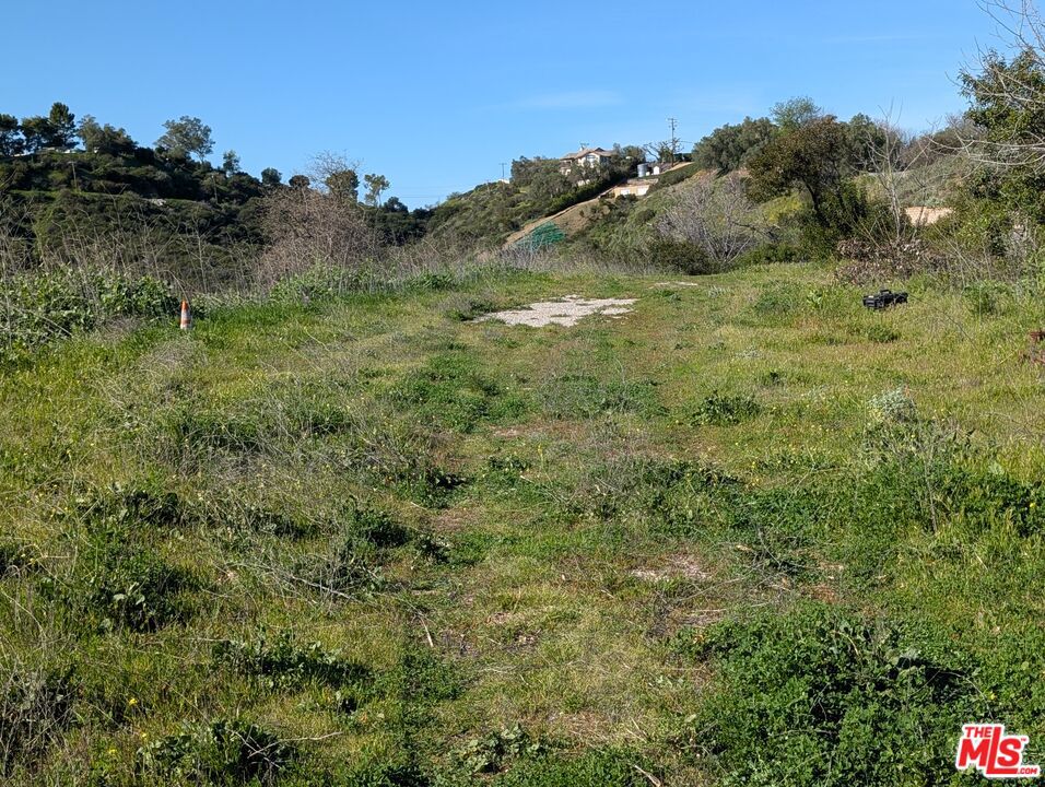 main property photo 11