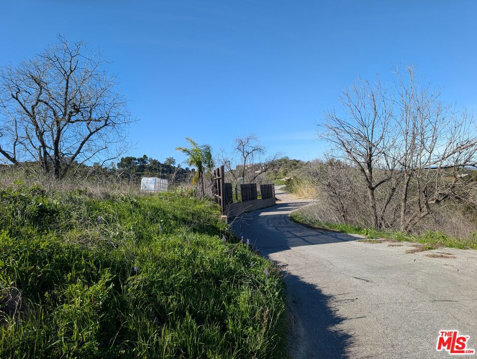 main property photo 6