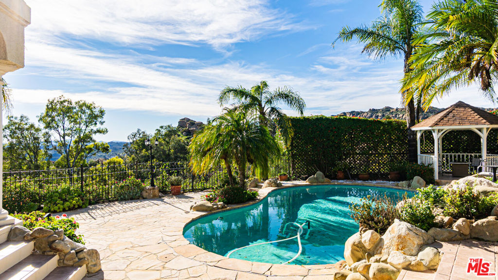 main property photo 45